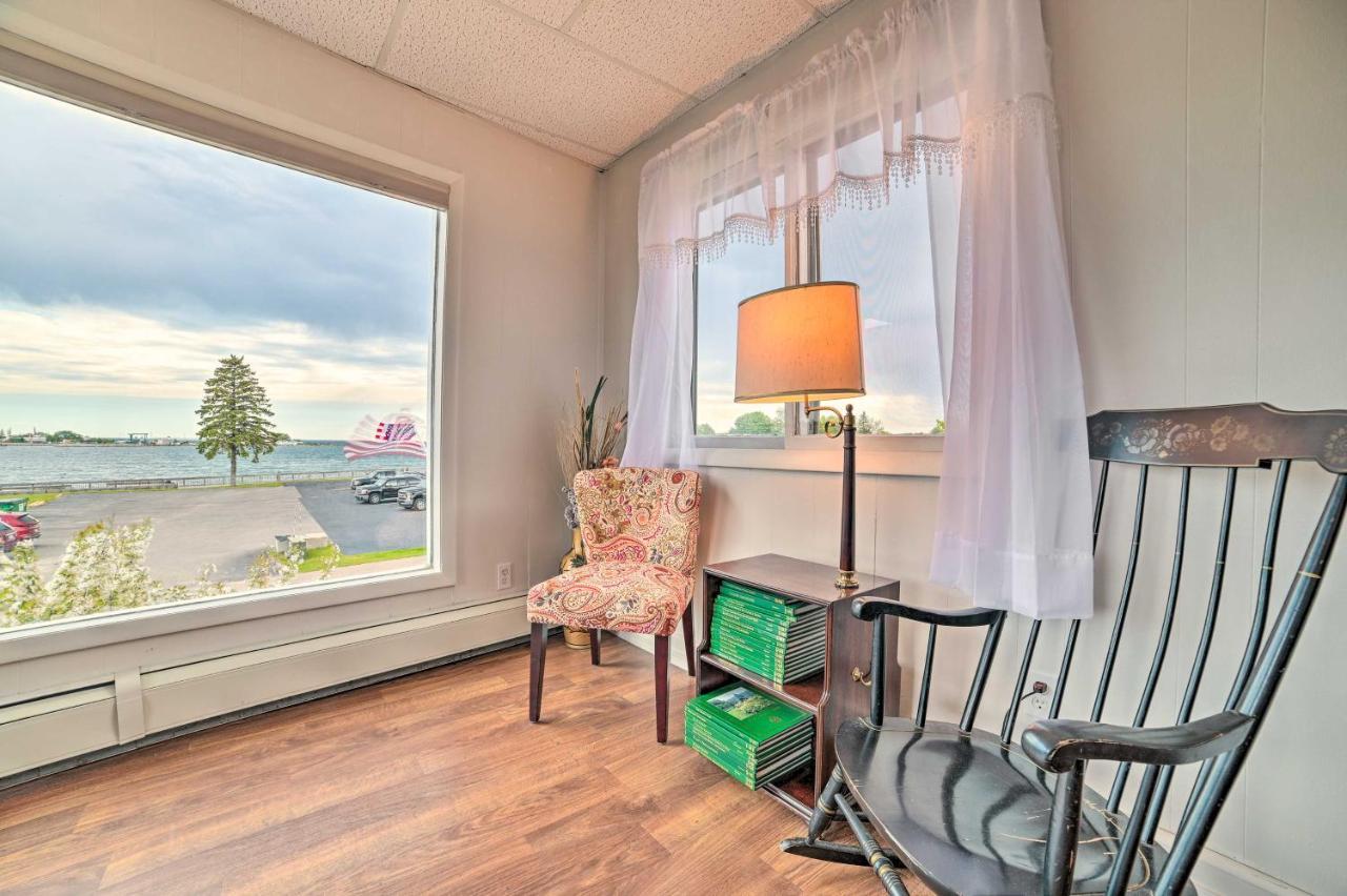 Walkable St Ignace Condo With Lake Huron Views Saint Ignace Bagian luar foto