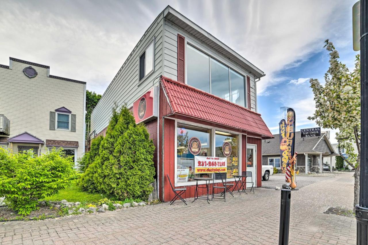 Walkable St Ignace Condo With Lake Huron Views Saint Ignace Bagian luar foto