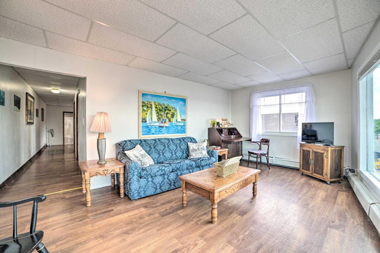 Walkable St Ignace Condo With Lake Huron Views Saint Ignace Bagian luar foto