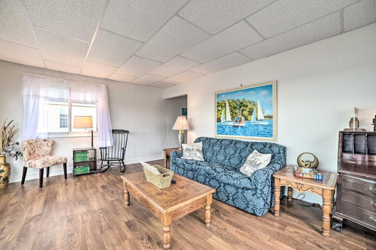 Walkable St Ignace Condo With Lake Huron Views Saint Ignace Bagian luar foto