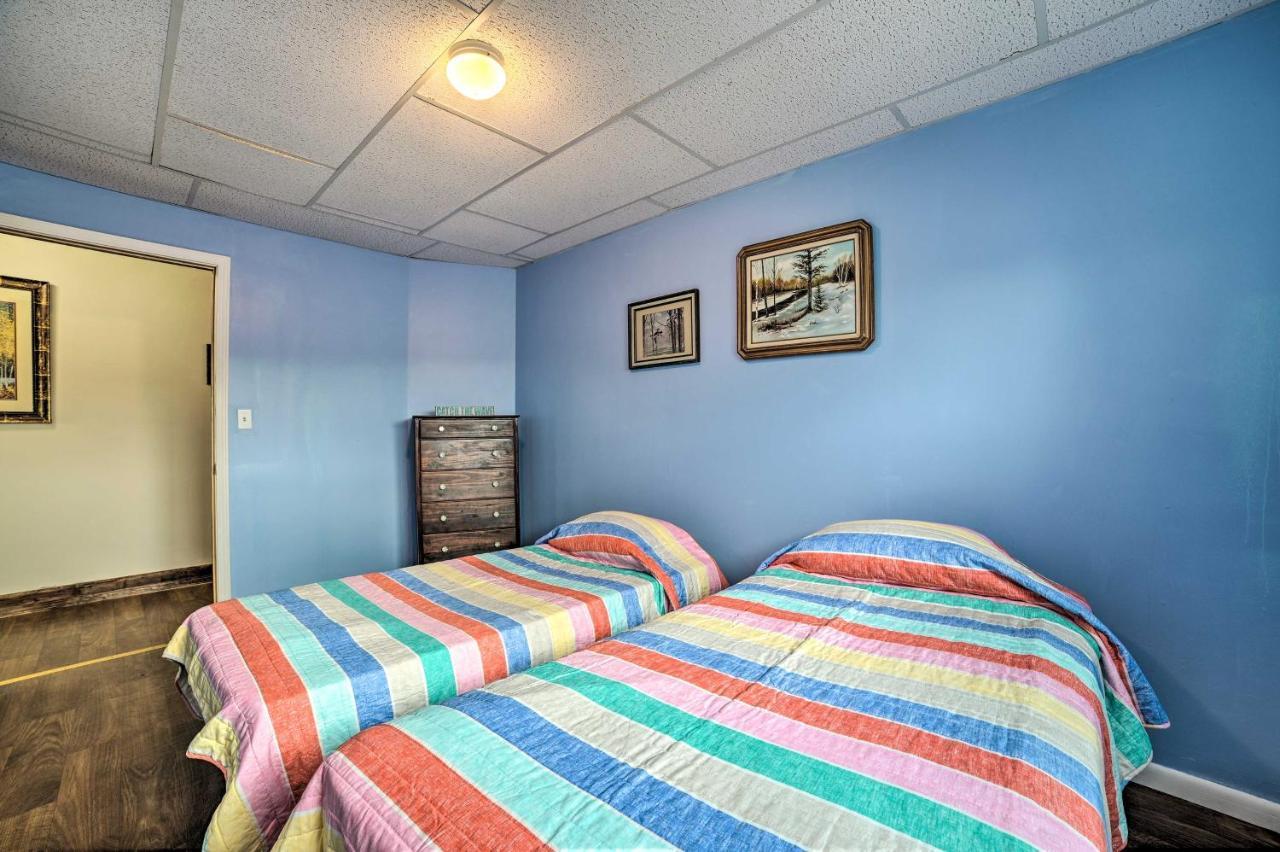 Walkable St Ignace Condo With Lake Huron Views Saint Ignace Bagian luar foto