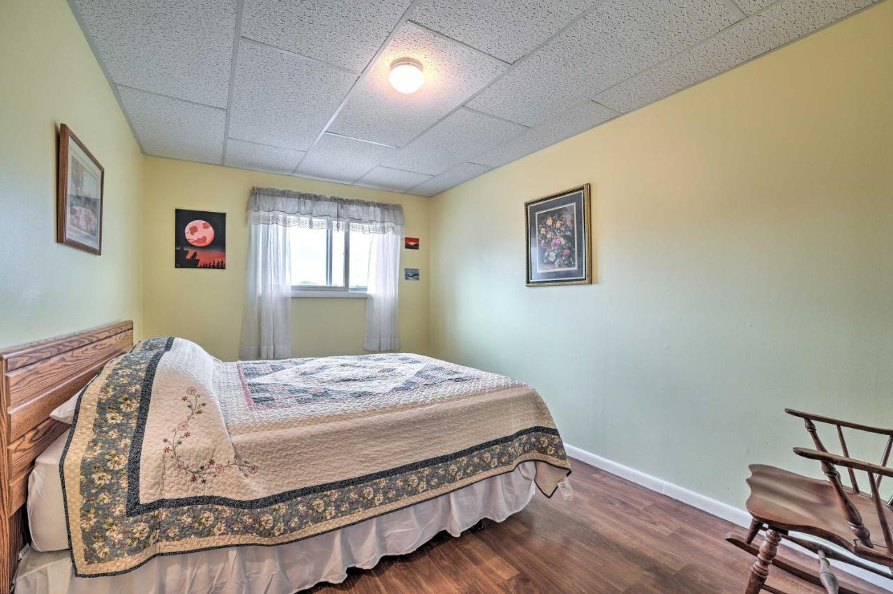 Walkable St Ignace Condo With Lake Huron Views Saint Ignace Bagian luar foto