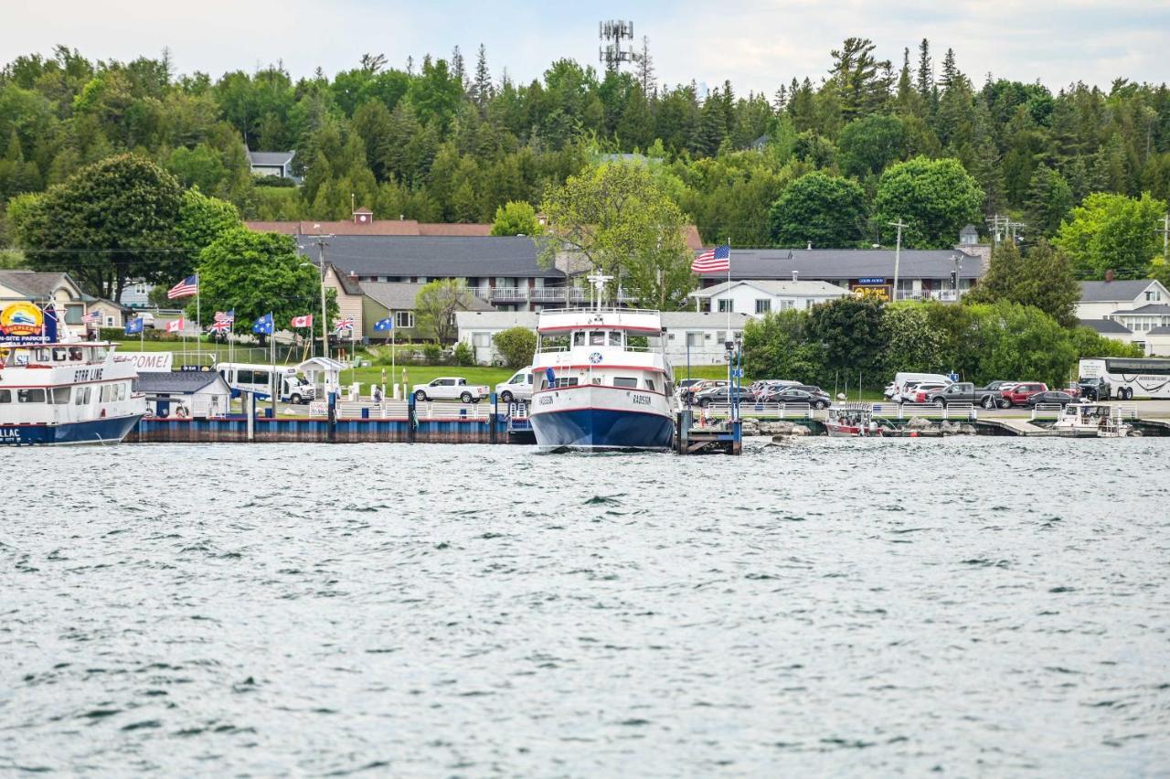 Walkable St Ignace Condo With Lake Huron Views Saint Ignace Bagian luar foto